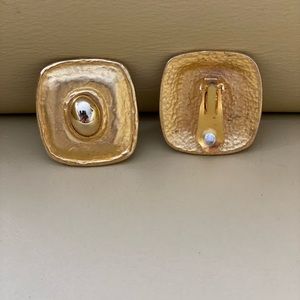 Button Gold tone clip earrings